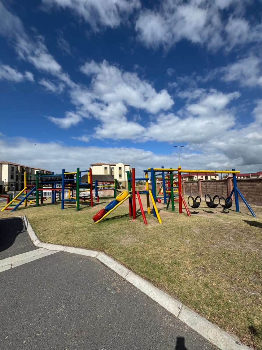To Let 1 Bedroom Property for Rent in Guldenland Western Cape